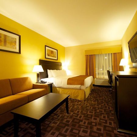 Days Inn & Suites By Wyndham Winnipeg Airport Manitoba Buitenkant foto