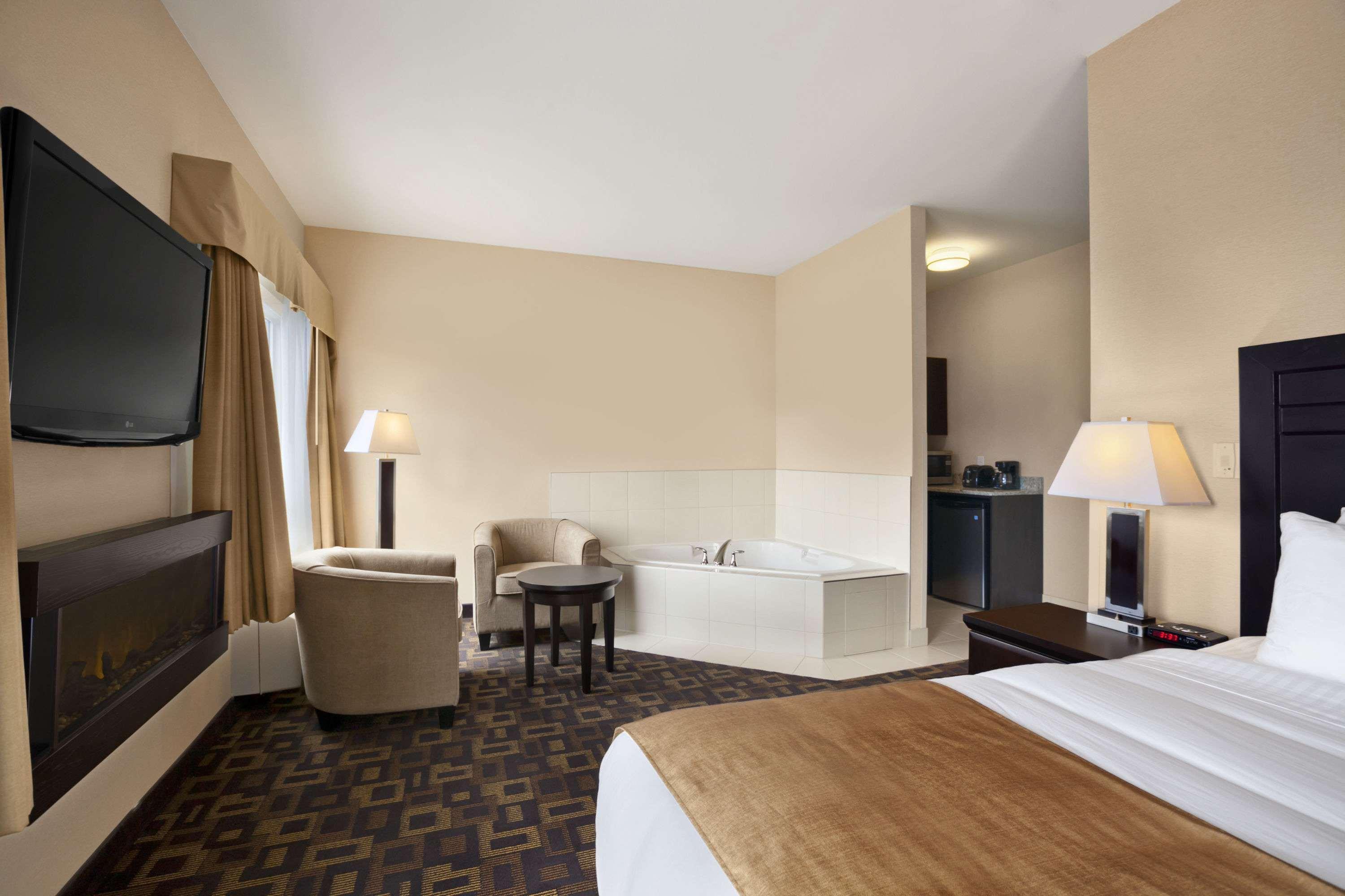Days Inn & Suites By Wyndham Winnipeg Airport Manitoba Buitenkant foto