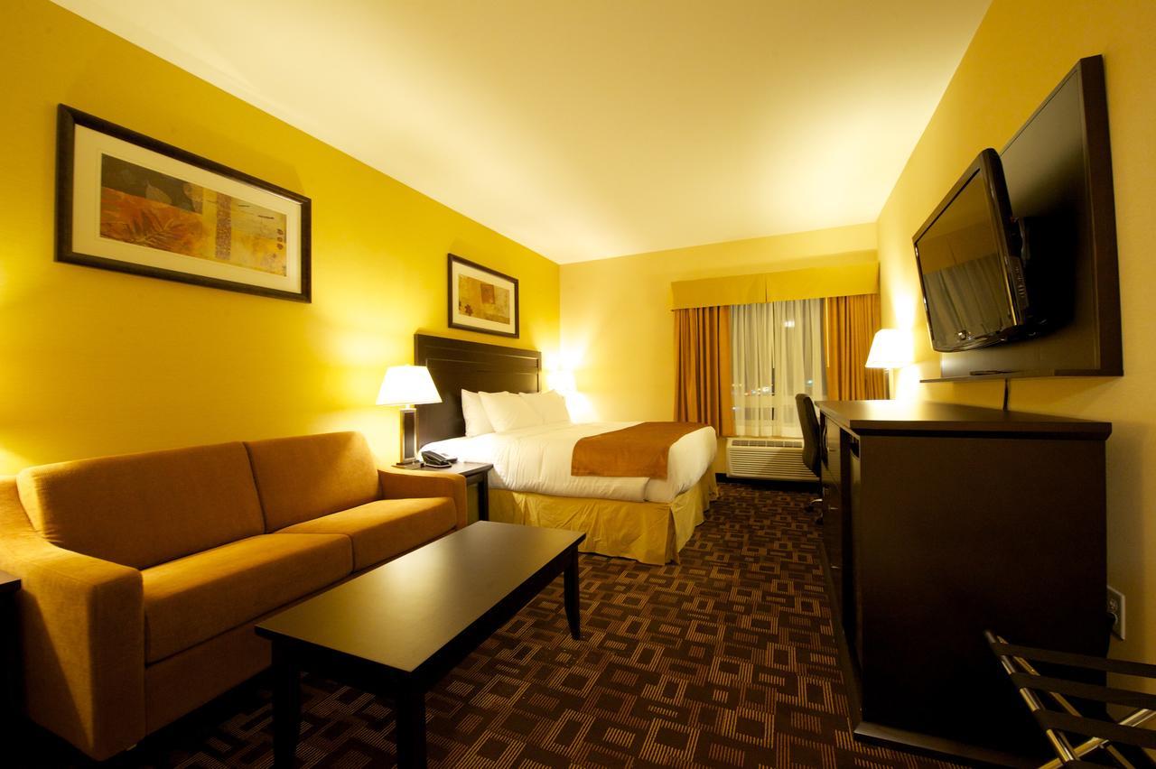 Days Inn & Suites By Wyndham Winnipeg Airport Manitoba Buitenkant foto