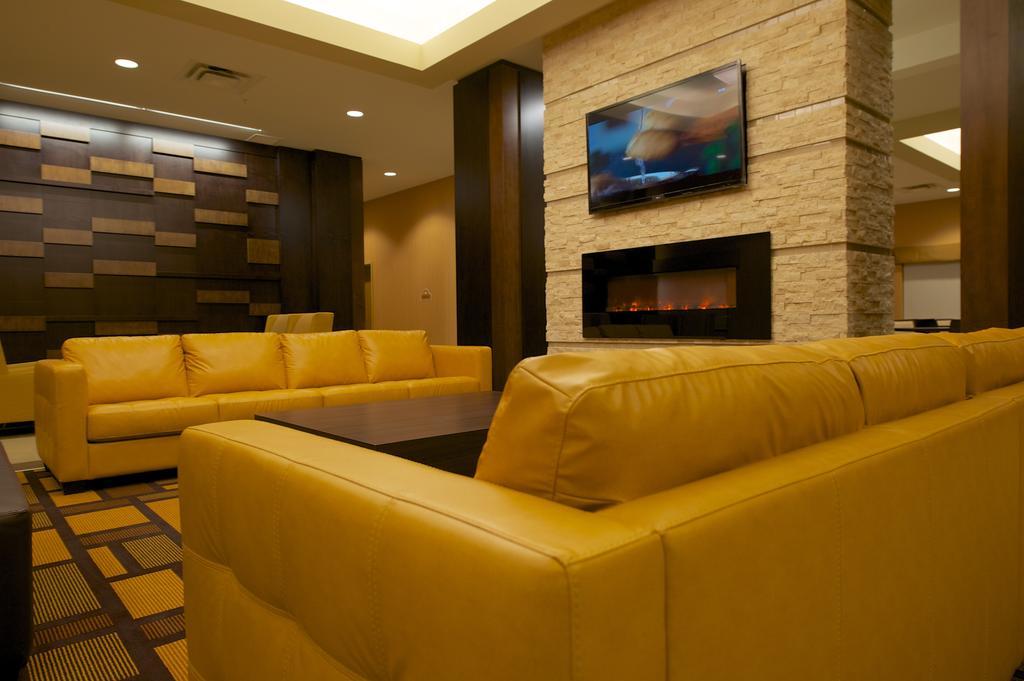 Days Inn & Suites By Wyndham Winnipeg Airport Manitoba Buitenkant foto
