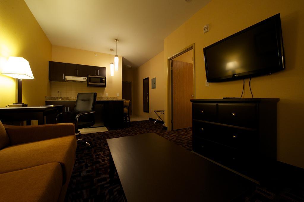 Days Inn & Suites By Wyndham Winnipeg Airport Manitoba Buitenkant foto
