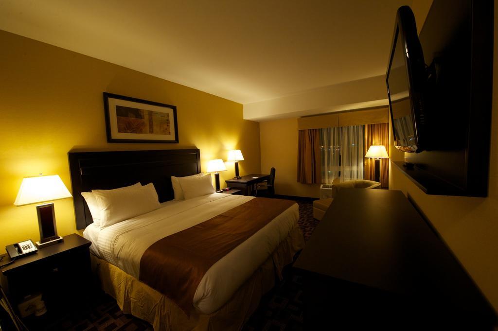 Days Inn & Suites By Wyndham Winnipeg Airport Manitoba Buitenkant foto