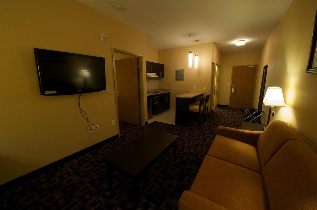 Days Inn & Suites By Wyndham Winnipeg Airport Manitoba Buitenkant foto