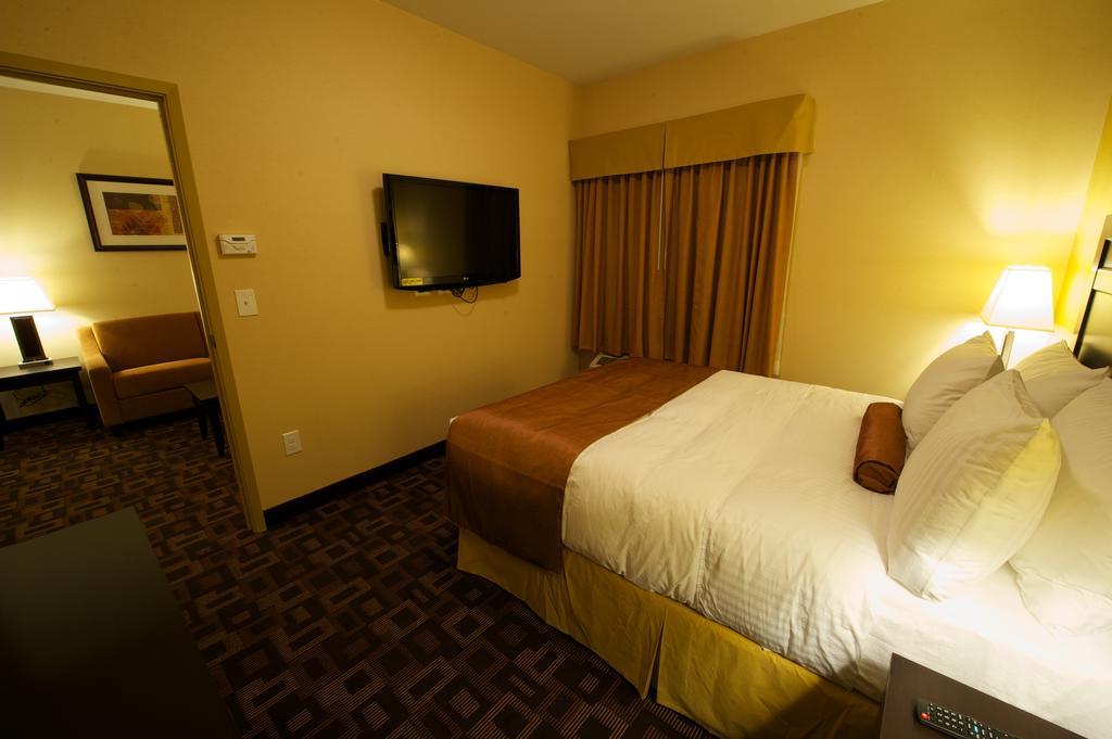Days Inn & Suites By Wyndham Winnipeg Airport Manitoba Buitenkant foto