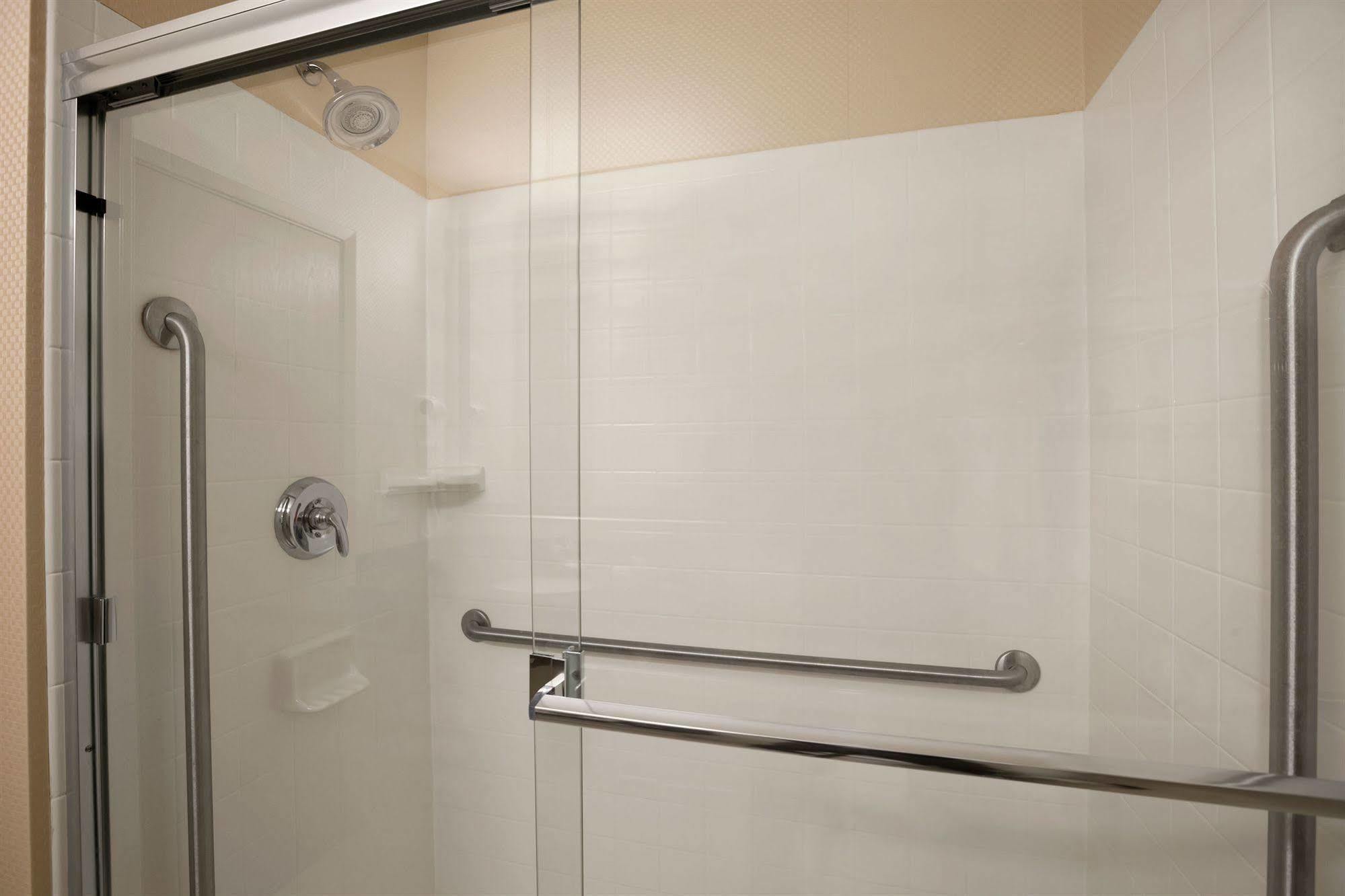 Days Inn & Suites By Wyndham Winnipeg Airport Manitoba Buitenkant foto